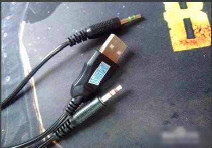 耳麦与电脑怎样连接