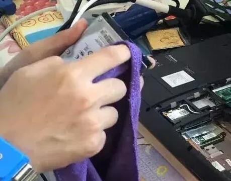 笔记本清理灰尘教程是什么