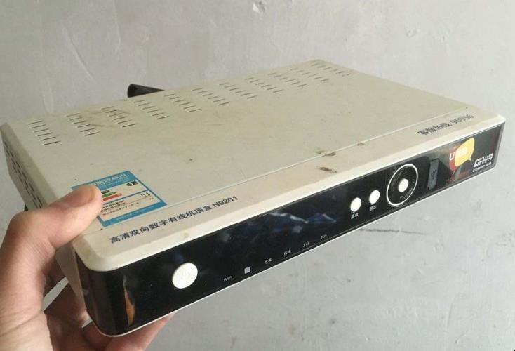 该如何使用电视机顶盒