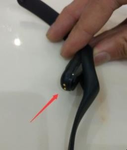 小米手环怎么充电